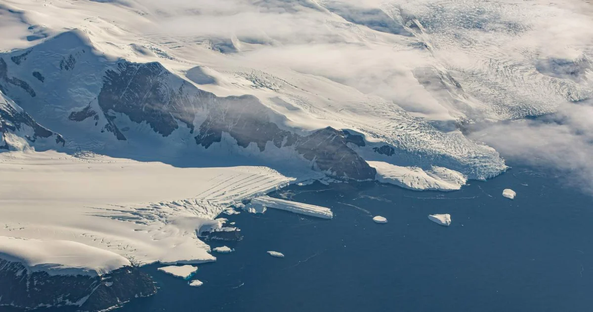Unexpected Snowstorms Temporarily Boost East Antarctica’s Ice Mass, Defying Long-Term Trends